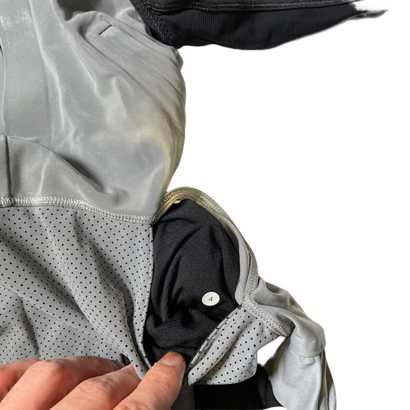 Lululemon Bright Reflective 3M Silver Black Bomber Jacket Zip Size 4 - Picture 5 of 9